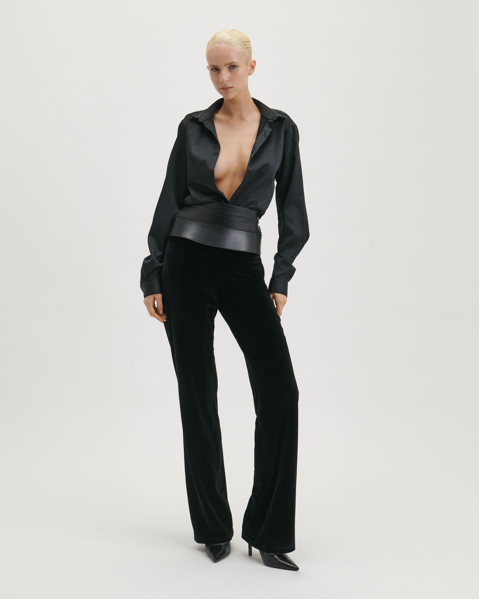 berkeley-fashion-ecommerce-photography-black-blouse-trousers-front