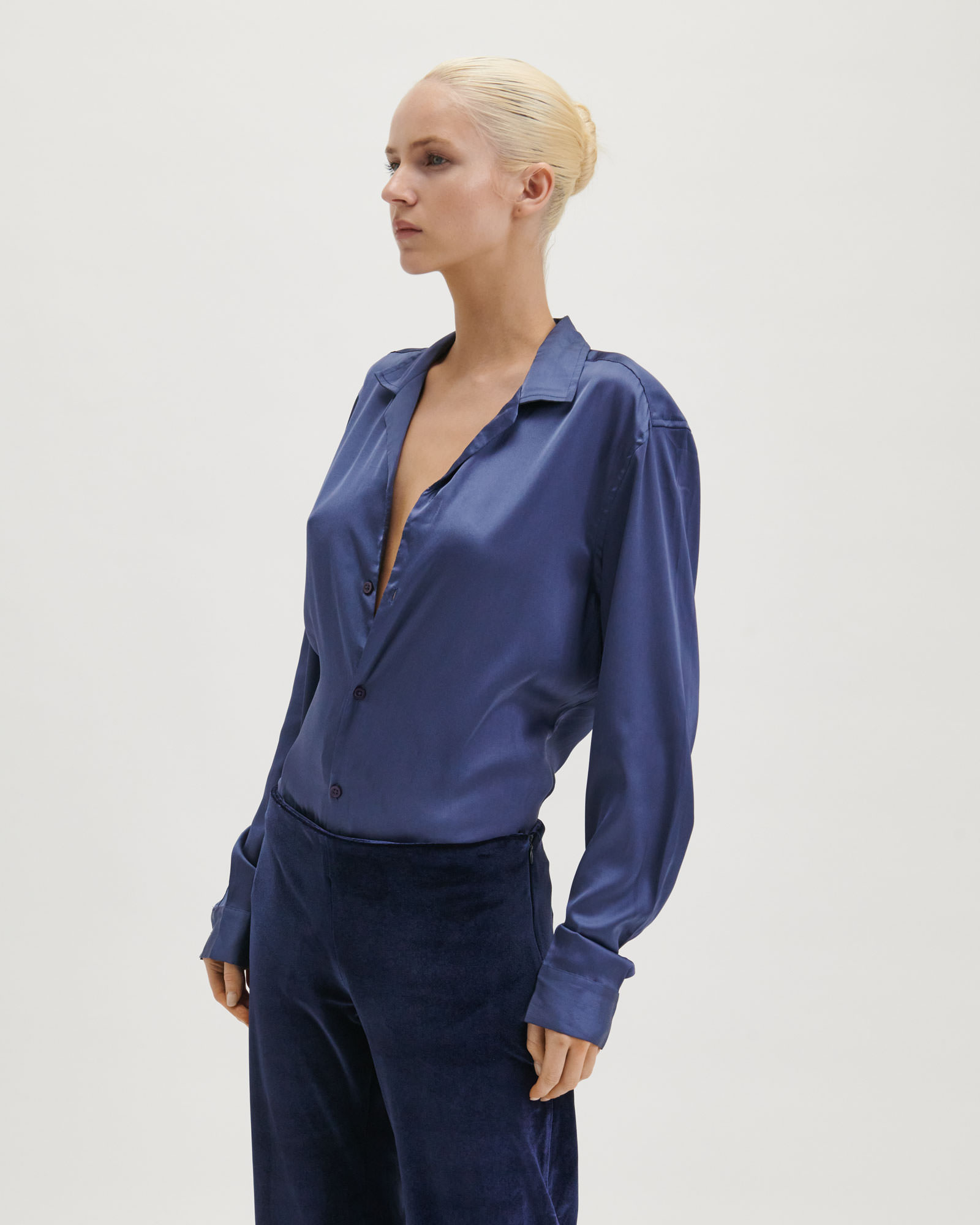 berkeley-fashion-ecommerce-photography-blue-blouse-three-quarter-portrait