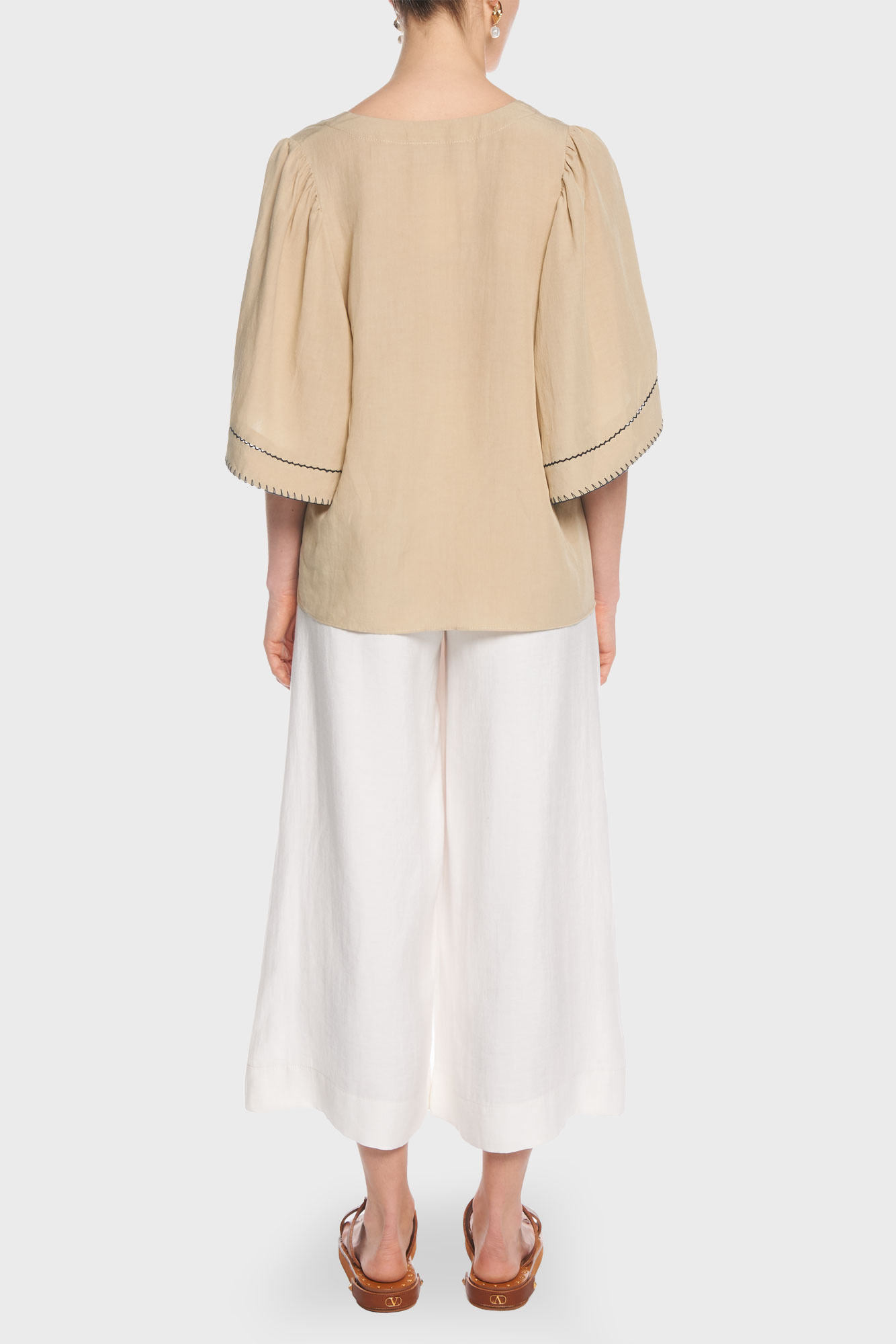 veronika-maine-fashion-ecommerce-beige-blouse-white-culottes-back