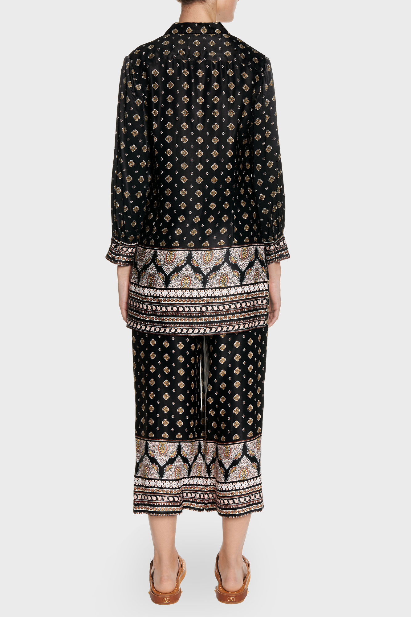 veronika-maine-fashion-ecommerce-black-border-print-shirt-culottes-back